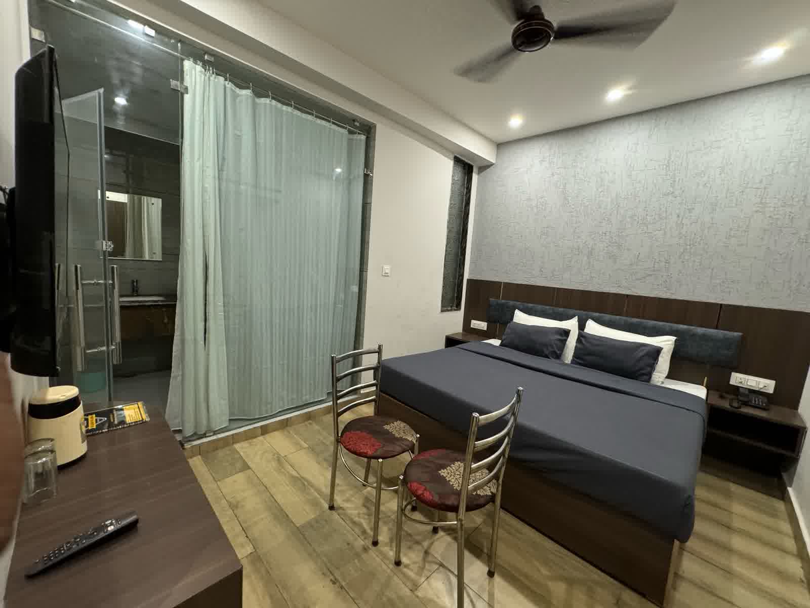 Hotel Joy interior